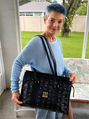 Vintage MCM Visetos Medium Shopper Tote Black Monogram Zip Top Bag